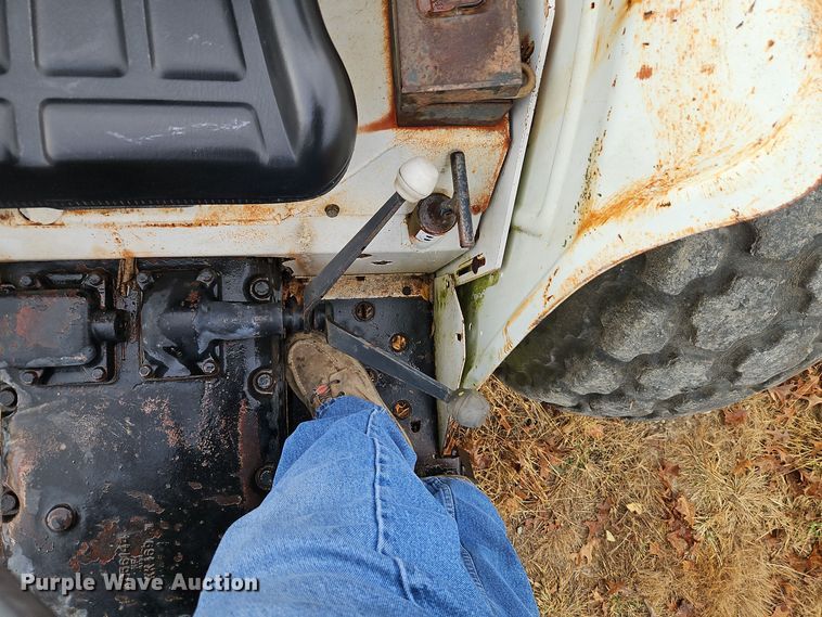 image for item EI8515 Case 1194 tractor