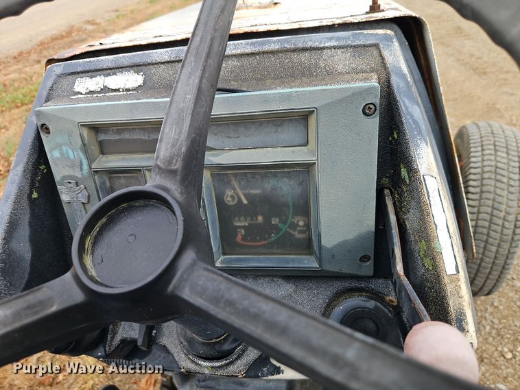 image for item EI8515 Case 1194 tractor