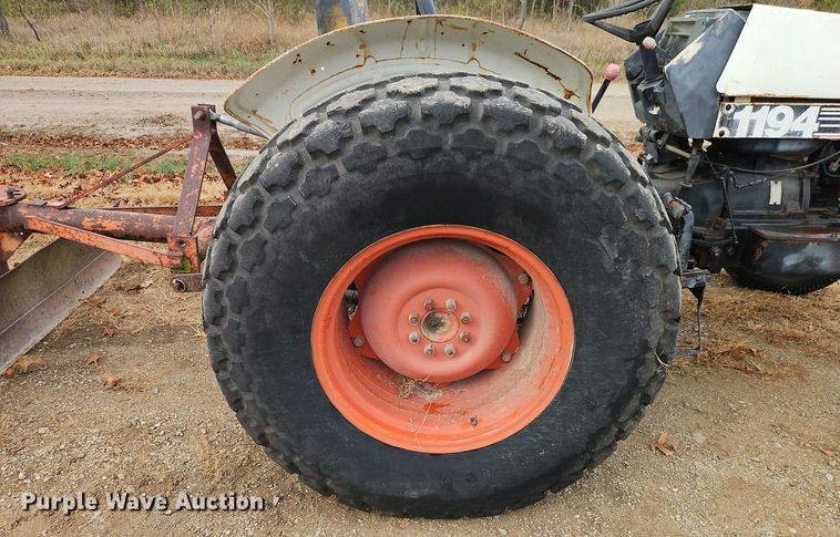 image for item EI8515 Case 1194 tractor