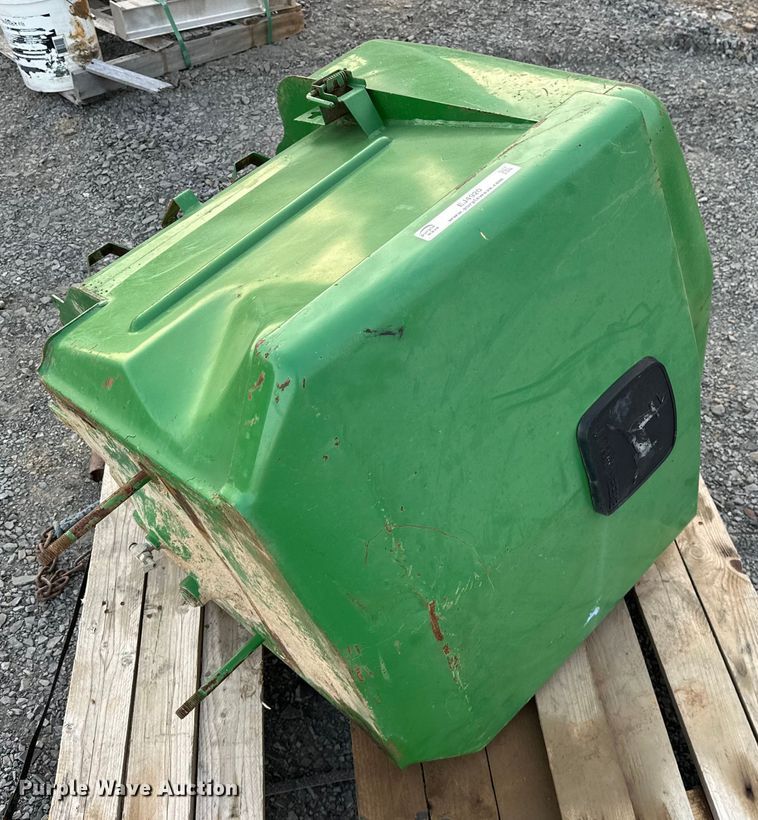 image for item EJ4920 John Deere  fuel tank 