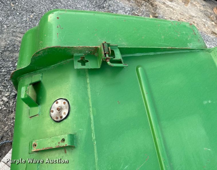 image for item EJ4920 John Deere  fuel tank 