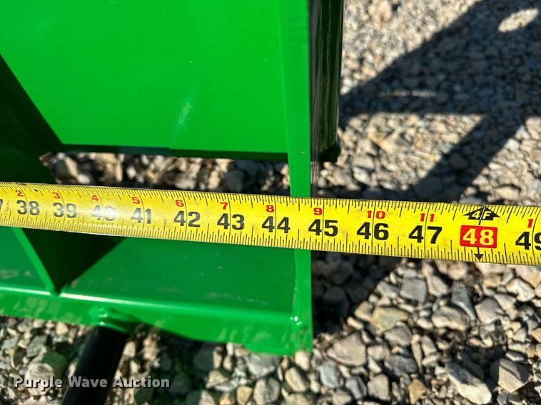 image for item EJ5031 Hustler  LE110 SS 3T skid steer bale spear