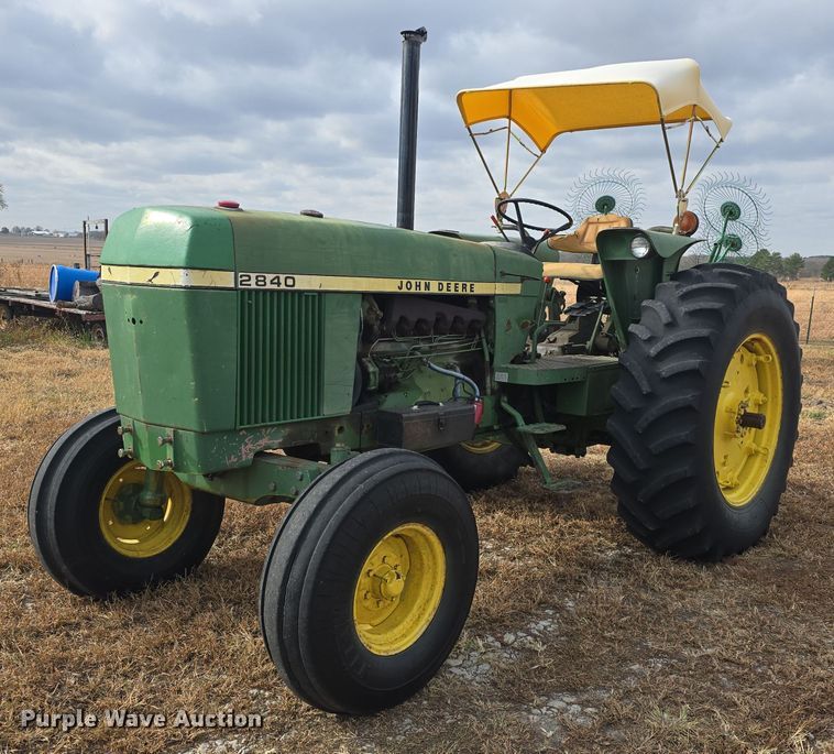 image for item EK2352 1979 John Deere 2840 tractor