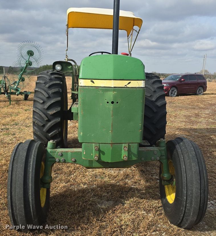 image for item EK2352 1979 John Deere 2840 tractor