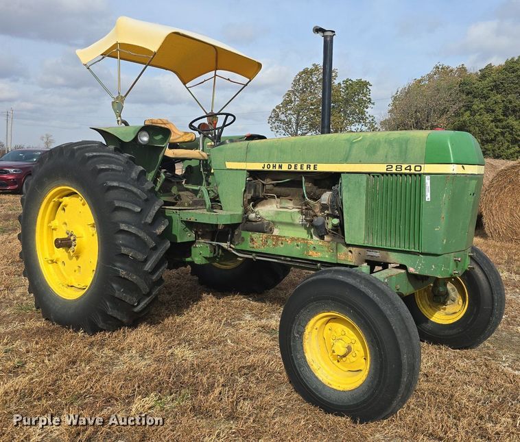 image for item EK2352 1979 John Deere 2840 tractor