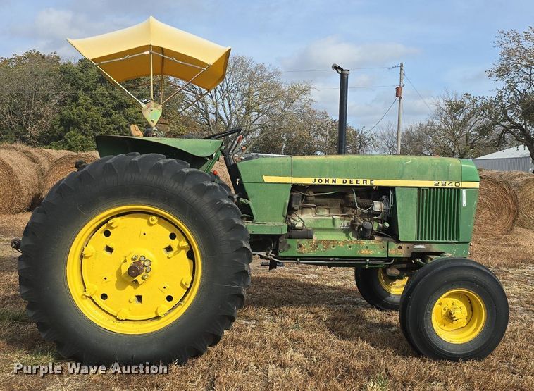 image for item EK2352 1979 John Deere 2840 tractor