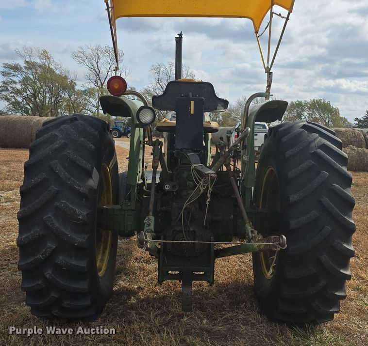 image for item EK2352 1979 John Deere 2840 tractor