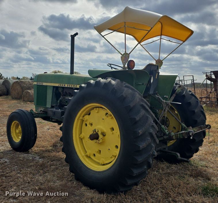 image for item EK2352 1979 John Deere 2840 tractor
