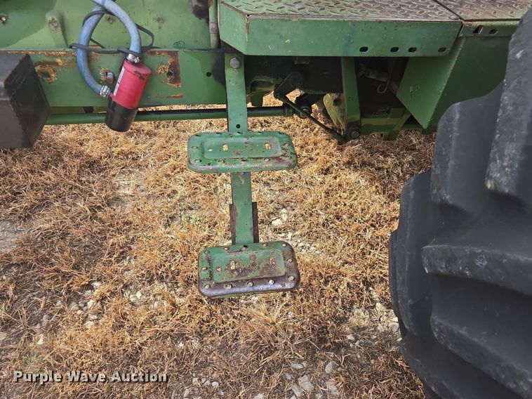 image for item EK2352 1979 John Deere 2840 tractor