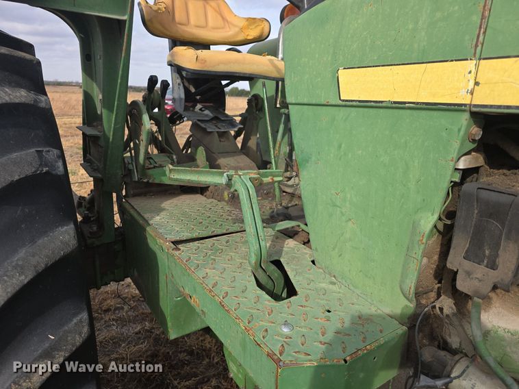 image for item EK2352 1979 John Deere 2840 tractor