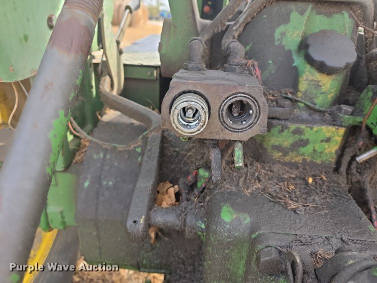 image for item EK2352 1979 John Deere 2840 tractor