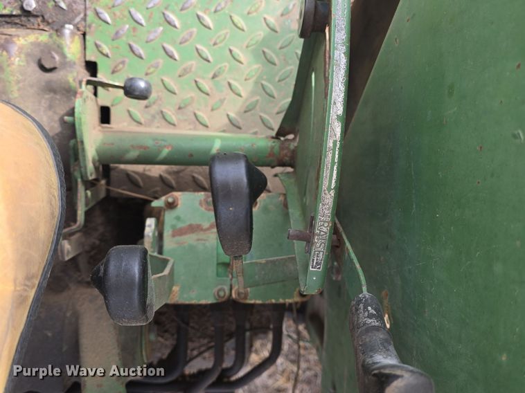 image for item EK2352 1979 John Deere 2840 tractor