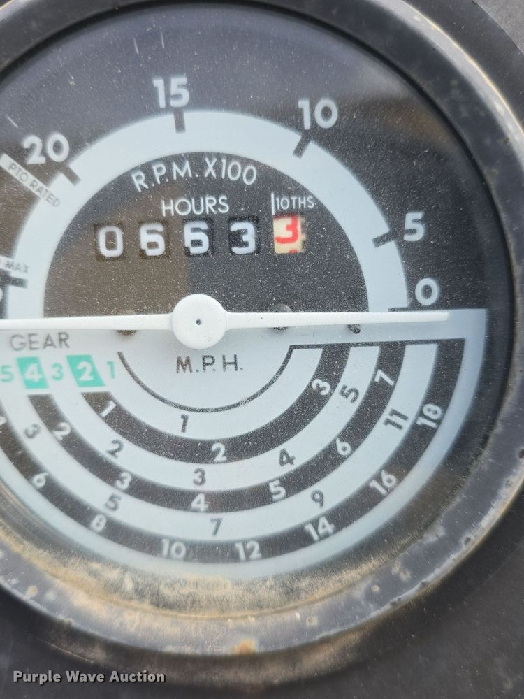 image for item EK2352 1979 John Deere 2840 tractor