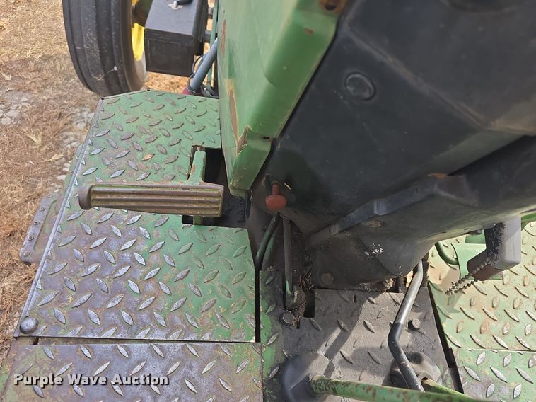 image for item EK2352 1979 John Deere 2840 tractor