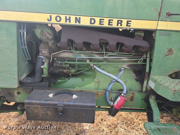 image for item EK2352 1979 John Deere 2840 tractor