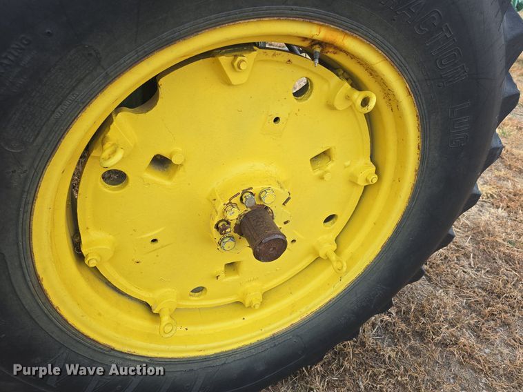 image for item EK2352 1979 John Deere 2840 tractor