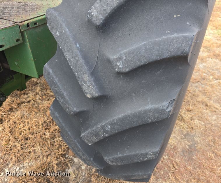 image for item EK2352 1979 John Deere 2840 tractor