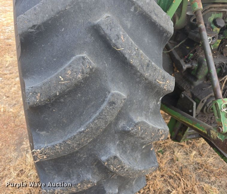 image for item EK2352 1979 John Deere 2840 tractor