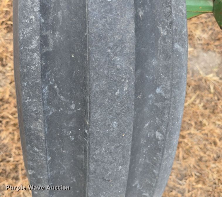 image for item EK2352 1979 John Deere 2840 tractor