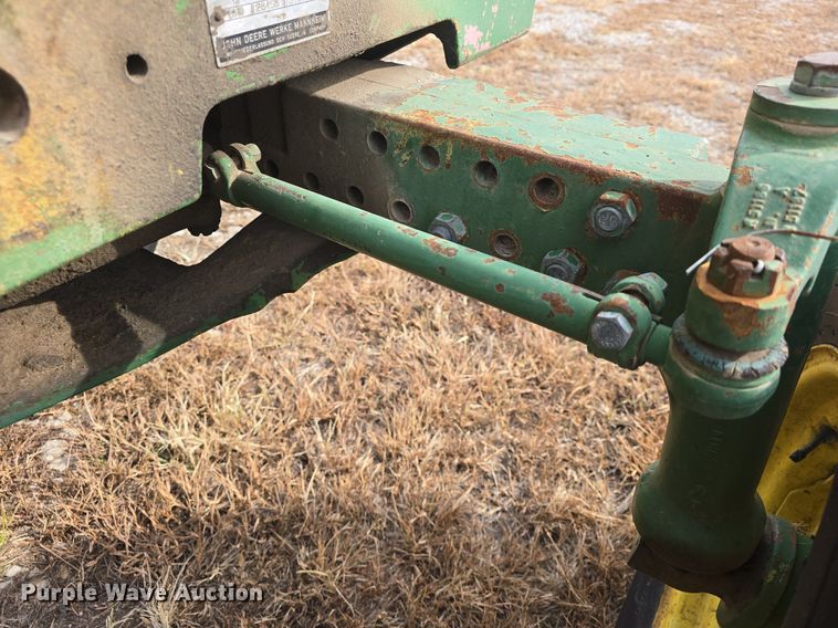 image for item EK2352 1979 John Deere 2840 tractor