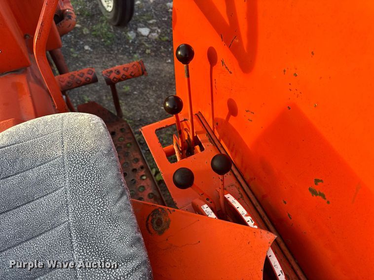 image for item EN2504 Allis-Chalmers  170 tractor