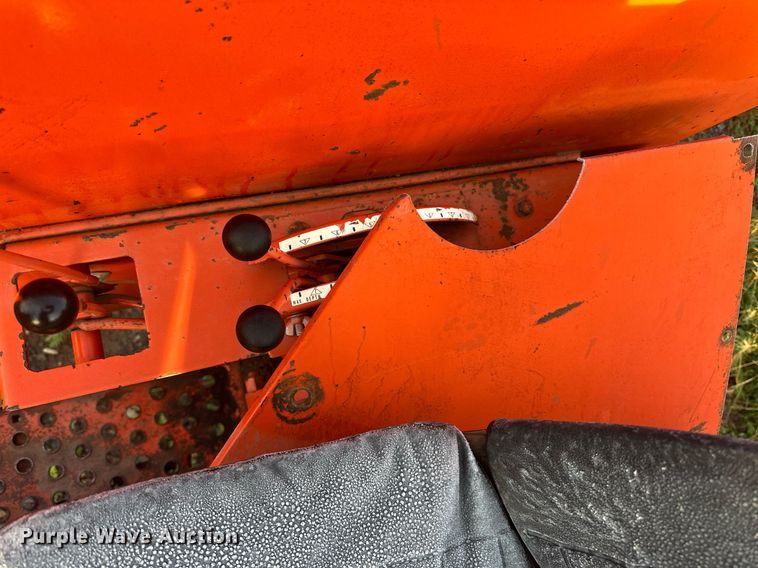 image for item EN2504 Allis-Chalmers  170 tractor