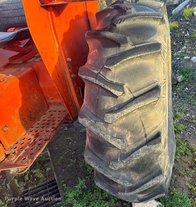 image for item EN2504 Allis-Chalmers  170 tractor