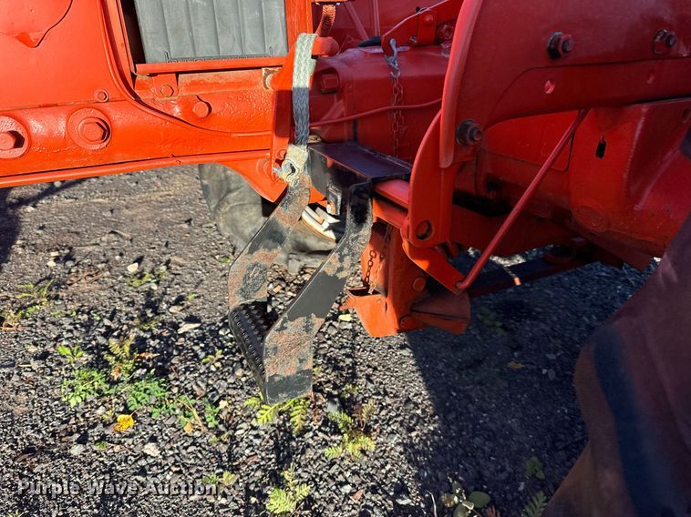 image for item EN2507 1956 Allis-Chalmers CA tractor