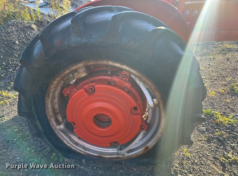 image for item EN2507 1956 Allis-Chalmers CA tractor