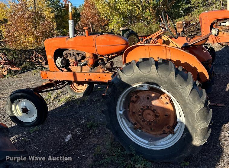 image for item EN2509 1952 Allis-Chalmers WD tractor