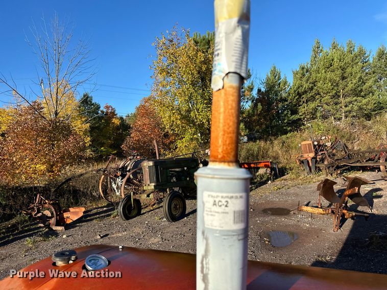 image for item EN2509 1952 Allis-Chalmers WD tractor