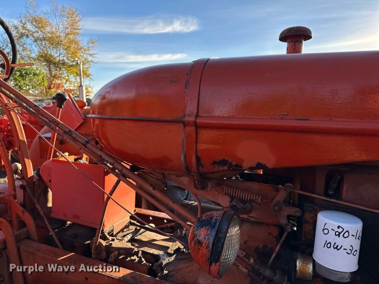 image for item EN2509 1952 Allis-Chalmers WD tractor