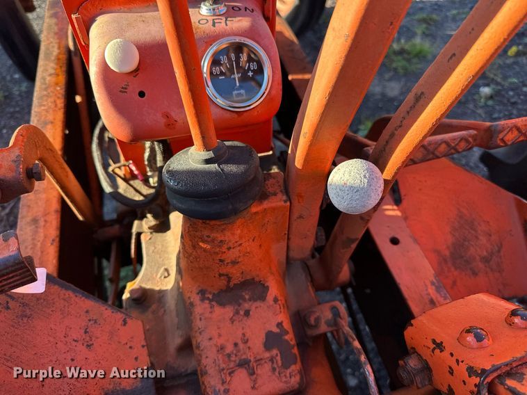 image for item EN2509 1952 Allis-Chalmers WD tractor