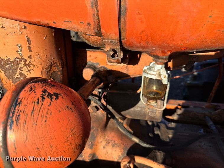image for item EN2509 1952 Allis-Chalmers WD tractor