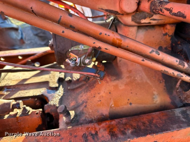 image for item EN2509 1952 Allis-Chalmers WD tractor