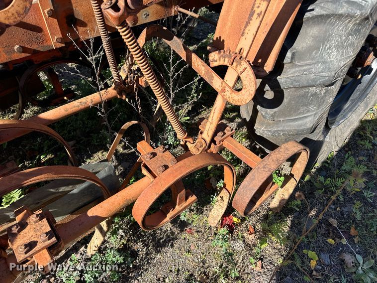 image for item EN2520 1934 Allis-Chalmers WC cultivator tractor