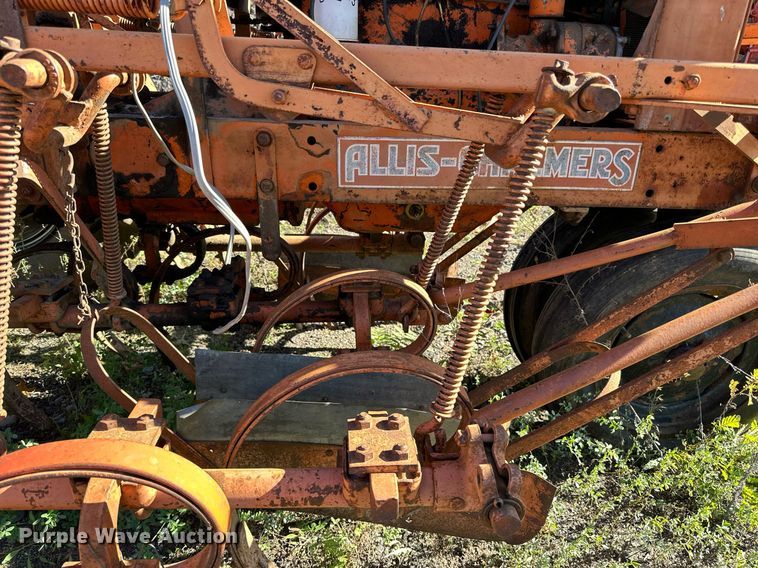 image for item EN2520 1934 Allis-Chalmers WC cultivator tractor