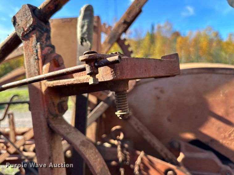 image for item EN2520 1934 Allis-Chalmers WC cultivator tractor