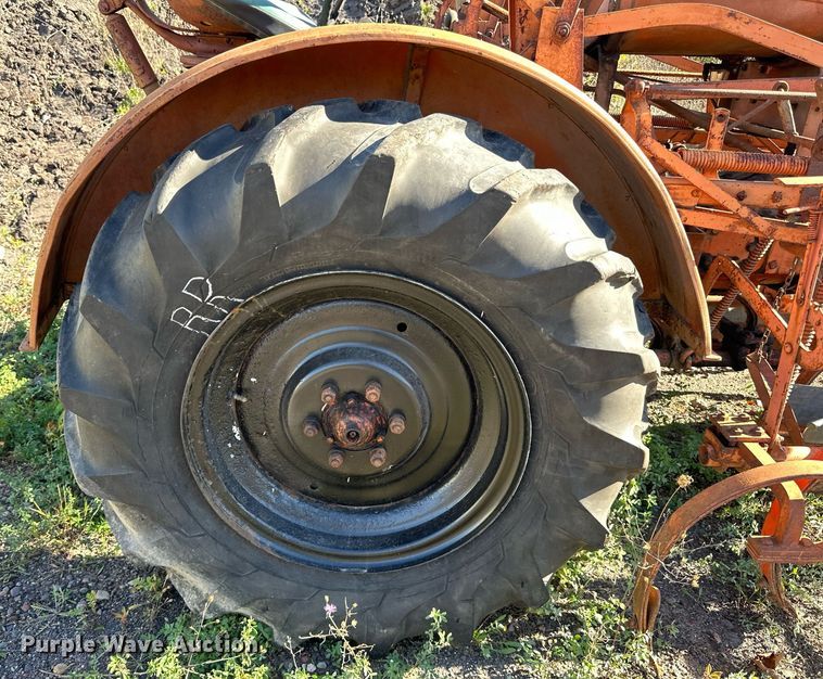 image for item EN2520 1934 Allis-Chalmers WC cultivator tractor