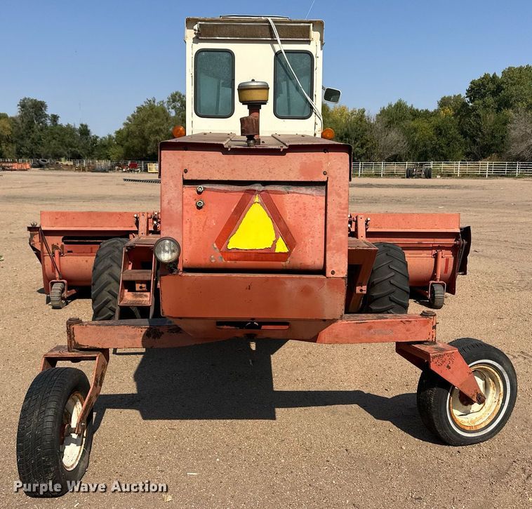 image for item ER8043 Hesston 6600 swather / windrower