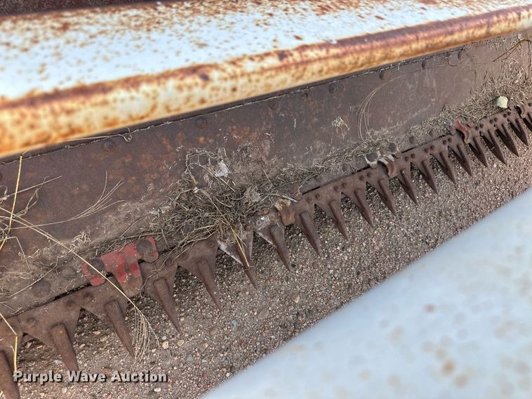 image for item ER8043 Hesston 6600 swather / windrower