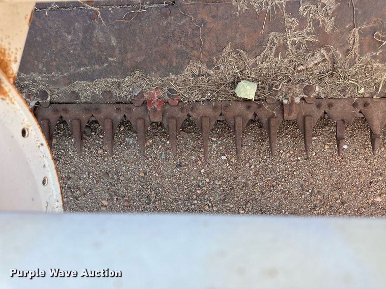 image for item ER8043 Hesston 6600 swather / windrower