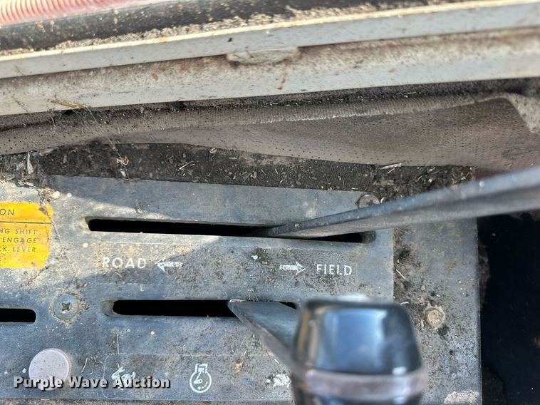 image for item ER8043 Hesston 6600 swather / windrower