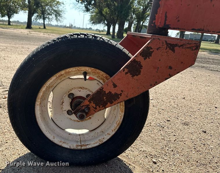 image for item ER8043 Hesston 6600 swather / windrower