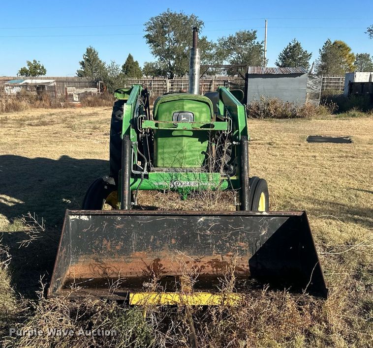image for item ER8121 John Deere 2020 tractor