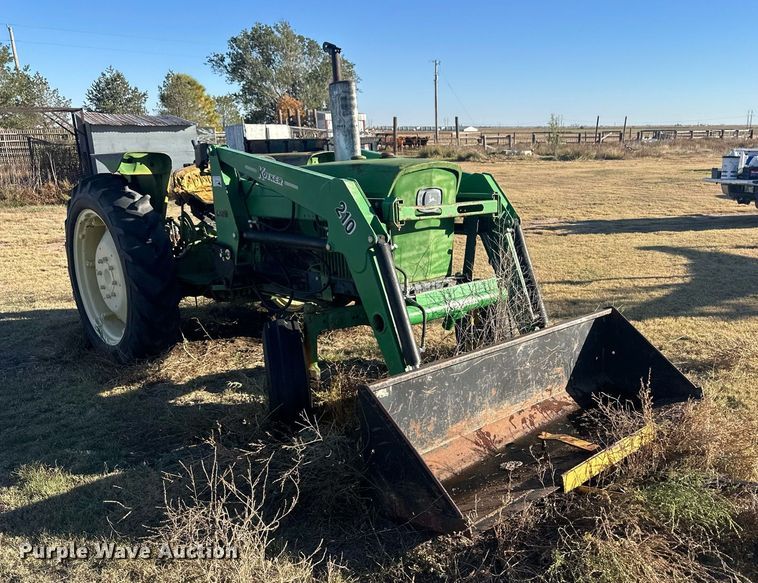 image for item ER8121 John Deere 2020 tractor