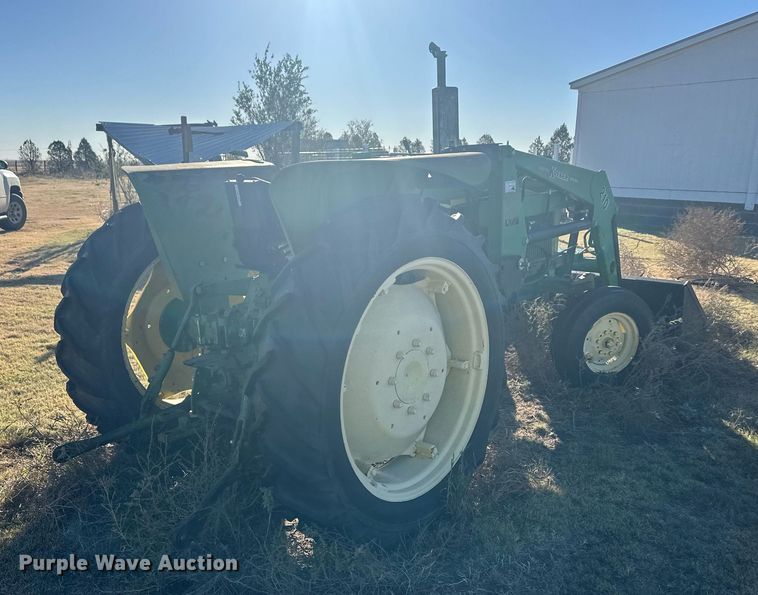 image for item ER8121 John Deere 2020 tractor