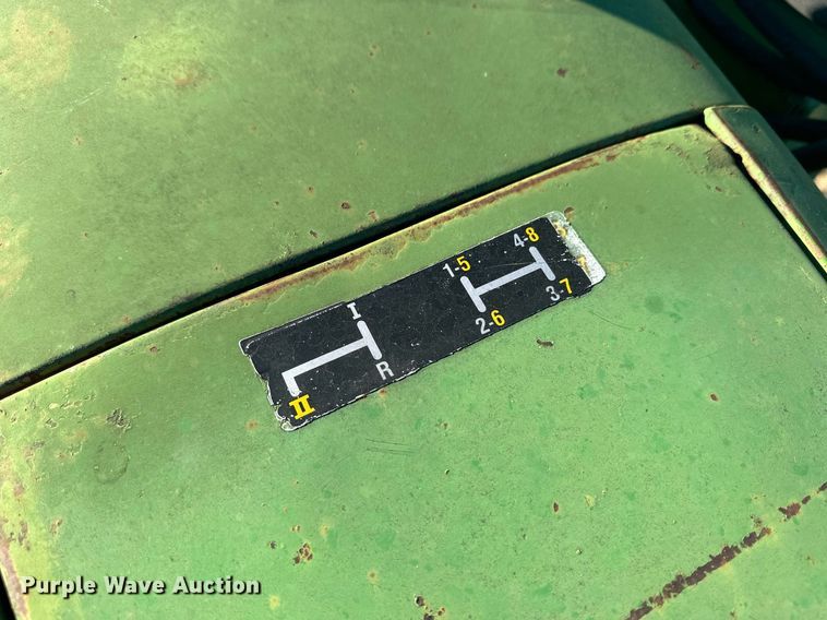 image for item ER8121 John Deere 2020 tractor