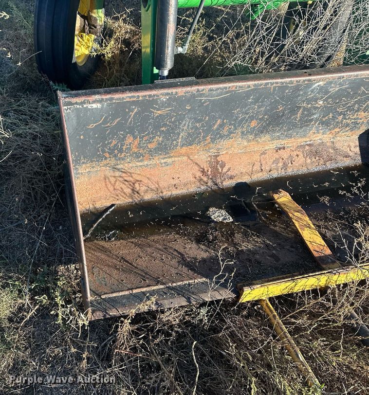 image for item ER8121 John Deere 2020 tractor