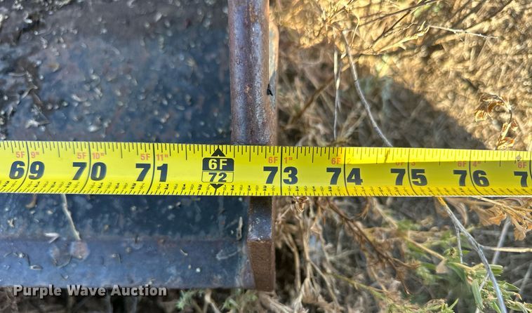 image for item ER8121 John Deere 2020 tractor